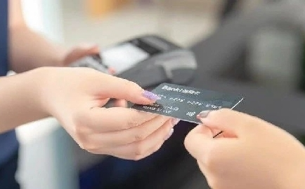 315关注 | 银行开卡调查：近八成消费者遭遇捆绑搭售等问题